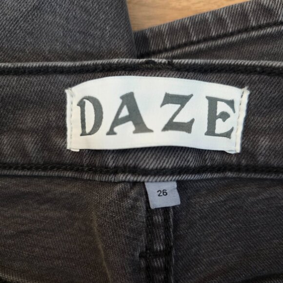 Daze Go Getter Jeans Carpender Distressed High Rise Flare Leg Black Size 26 - Picture 9 of 17